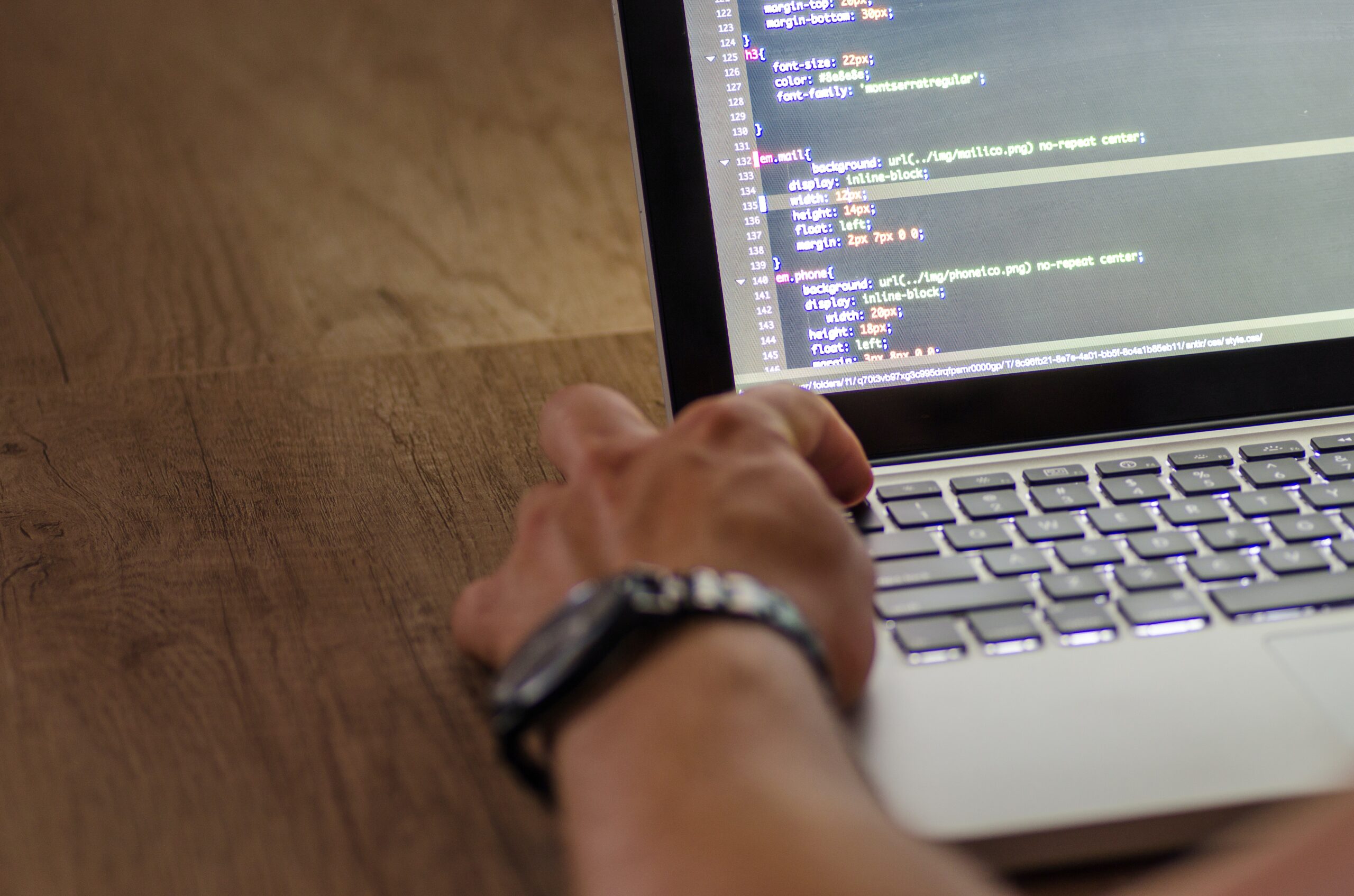 A project developer analyzing code for a widget that will replace the Microsoft Project Task Inspector tool.